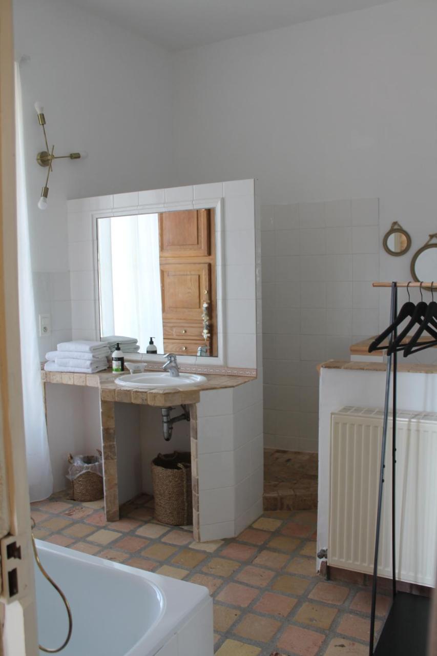 LA DEMEURE Bed&Breakfast Aubais Extérieur photo
